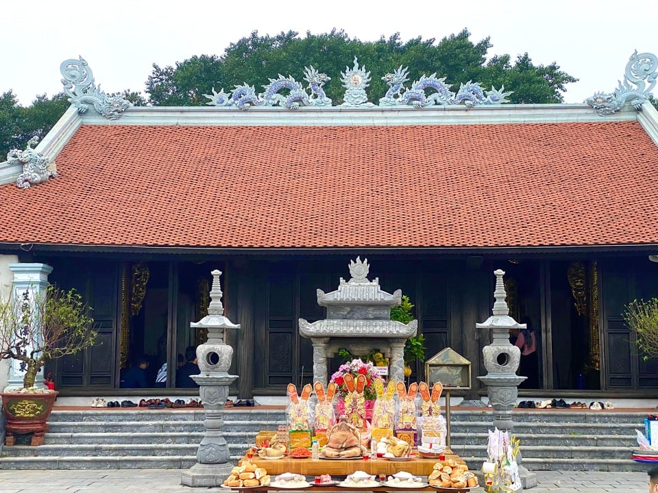 En la isla Hon Dau hay Templo Nam Hai Than Vuong. Fotografía de Vinh Quan