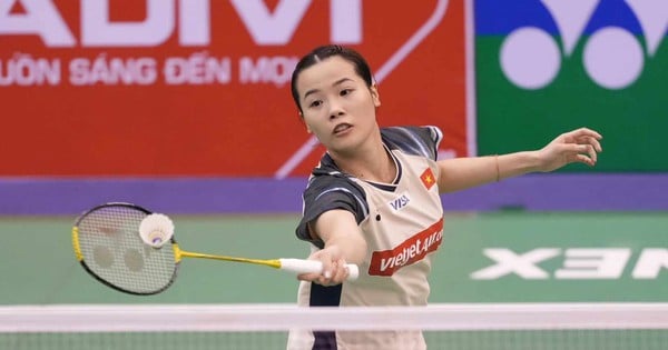 Le Duc Phat and Nguyen Thuy Linh advance to the quarterfinals of the Vietnam Open Badminton Tournament.