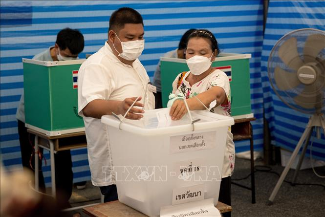 พรรคการเมืองในรัฐบาลผสม