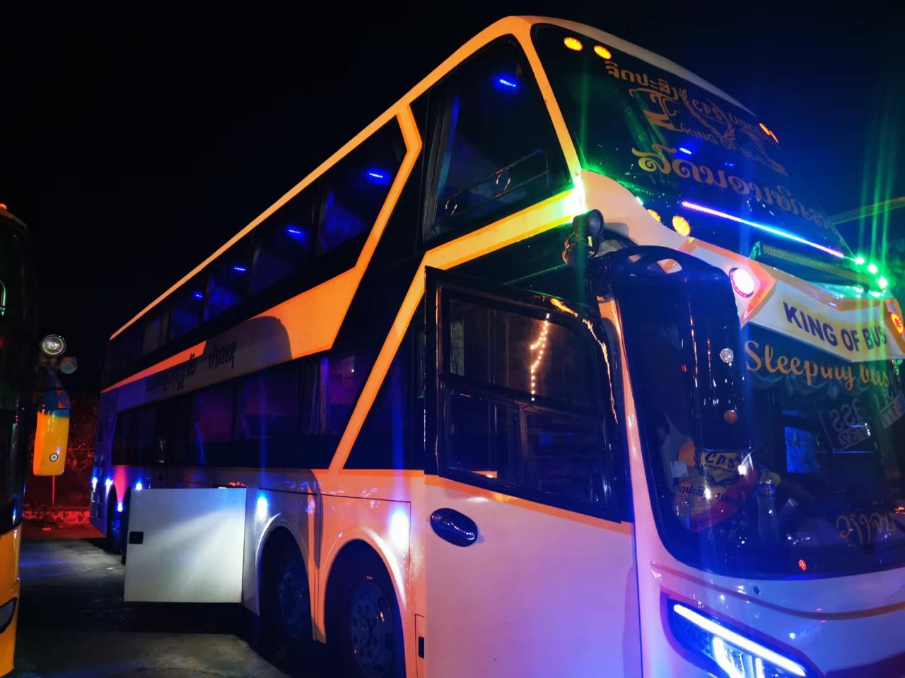Für viele ausländische Touristen ist eine Fahrt mit einem Schlafbus ein Erlebnis, das sie sich bei einem Besuch in Vietnam nicht entgehen lassen sollten.