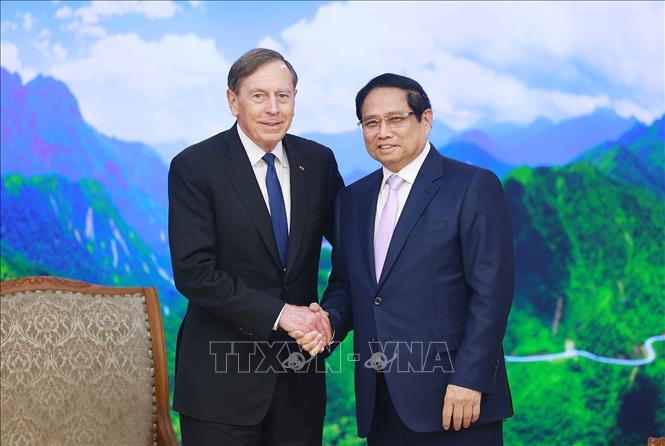 Prime Minister receives Chairman of Kohlberg Kravis Roberts Global Institute