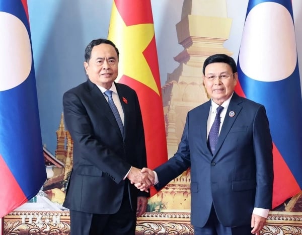 Ouvrir de nombreuses nouvelles opportunités de développement pour la relation spéciale Vietnam-Laos