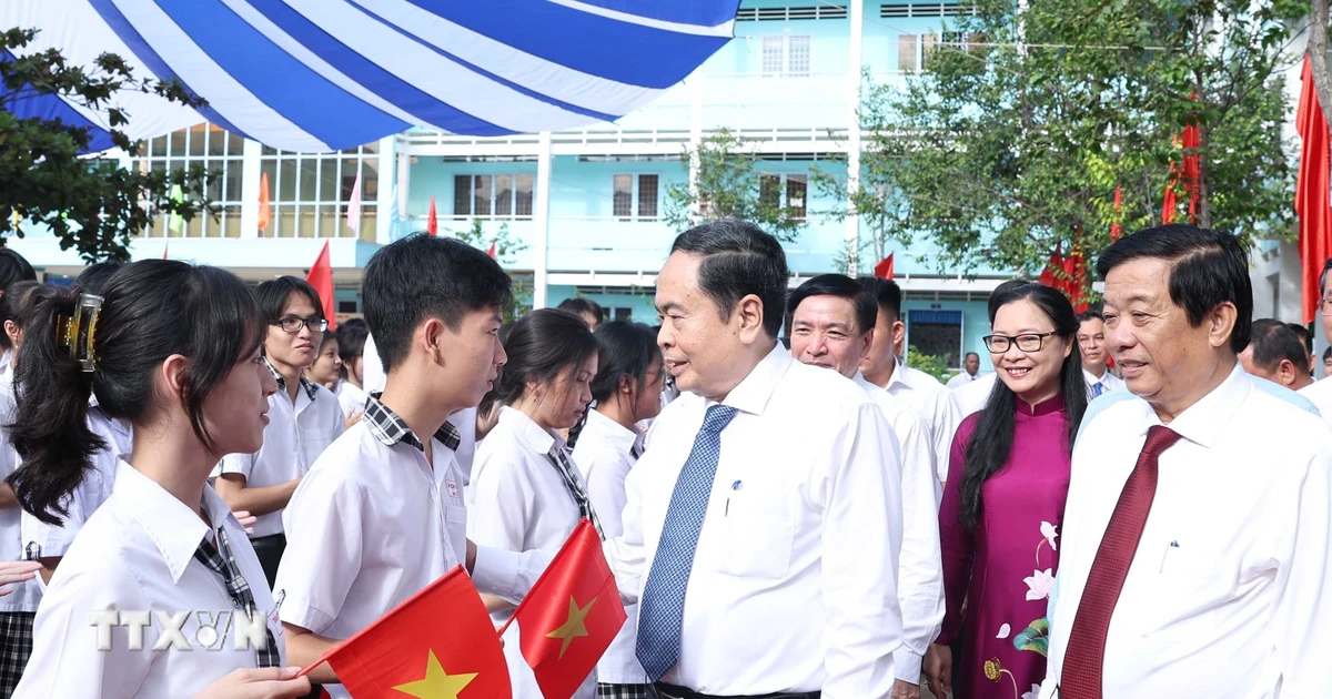 Le président de l'Assemblée nationale, Tran Thanh Man : Investir dans l'éducation, c'est investir dans le développement