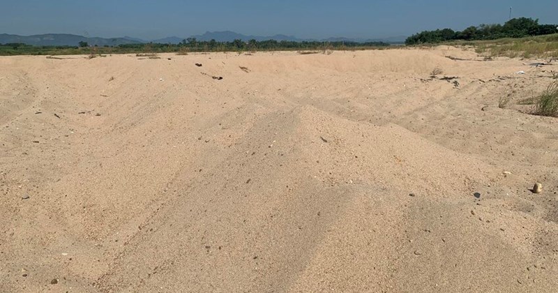 Raison pour laquelle les entreprises de Quang Ngai demandent la restitution des mines de sable