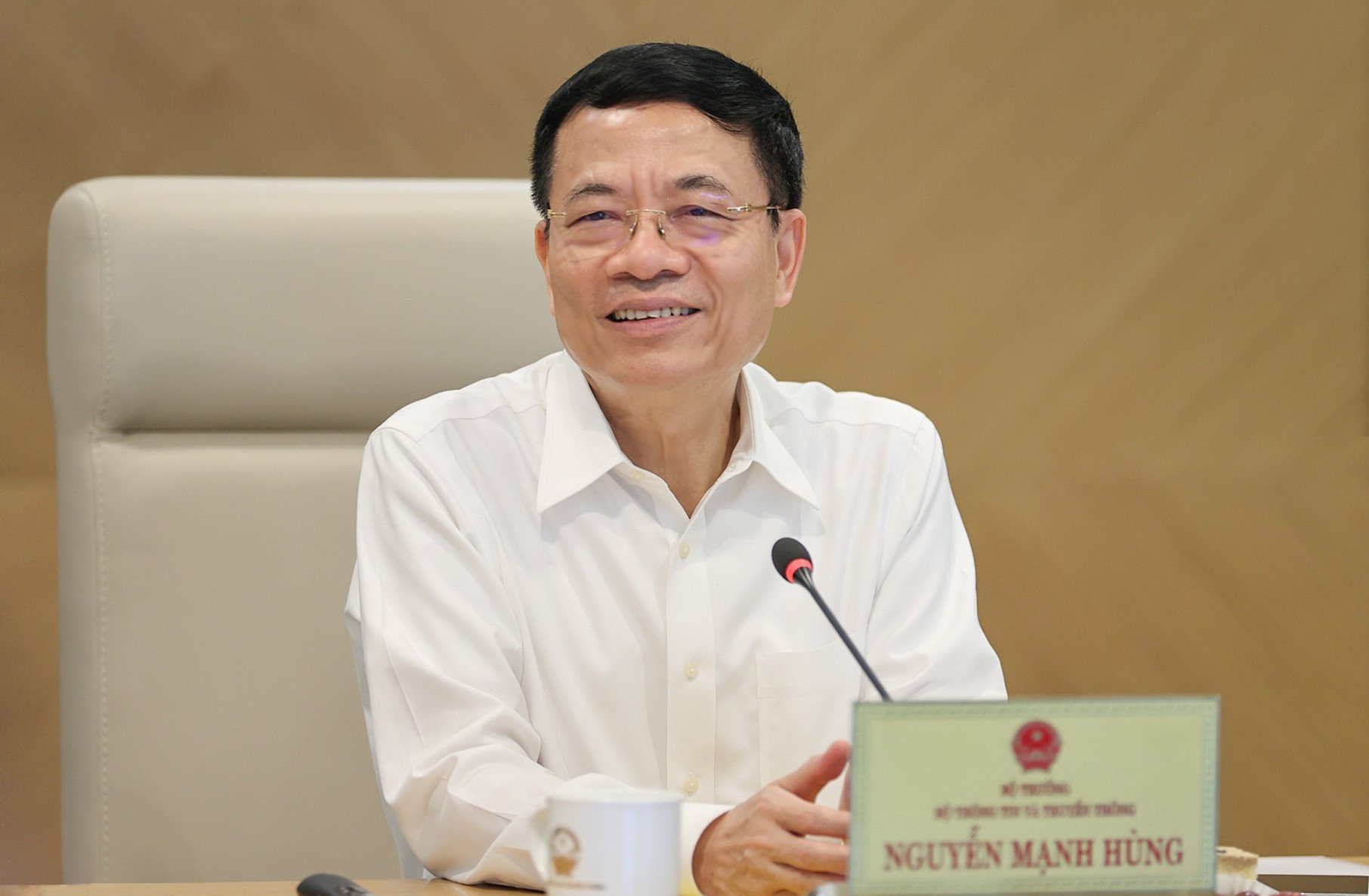 Minister für Information und Kommunikation Nguyen Manh Hung.jpg