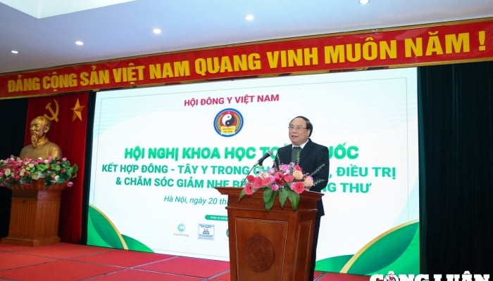 Kết hợp Đông y và Tây y để nâng cao hiệu quả điều trị ung thư