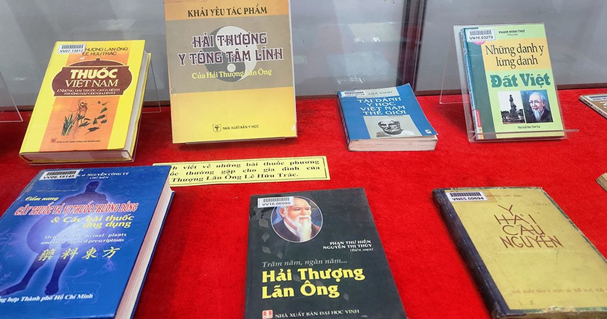 Ausstellung „Das Erbe von Hai Thuong Lan Ong Le Huu Trac“