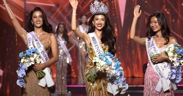 Siêu mẫu Bùi Quỳnh Hoa đăng quang Miss Universe Vietnam 2023