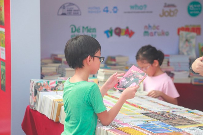 معرض الكتاب الصاخب في نهاية الأسبوع
