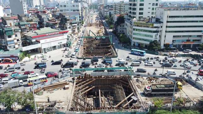 Wie ist der Tunnel unter der Giai Phong Straße nach zweijähriger Bauzeit? Foto 1