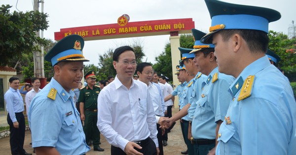 El presidente Vo Van Thuong visita la isla de Phu Quy