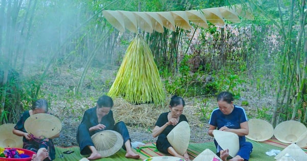 Làng cổ đẹp như phim ở Bình Định, cả làng hơn 300 năm qua vẫn làm nón ngựa từ thời Quang Trung