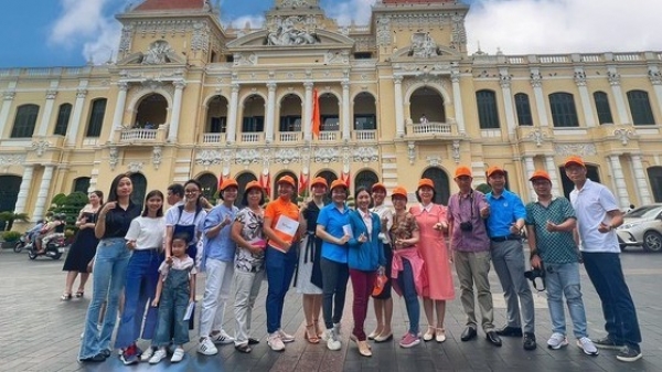 Besichtigung des Hauptquartiers des Stadtvolkskomitees Ho-Chi-Minh-Stadt „beschäftigt“ in den ersten beiden Tagen des Urlaubs