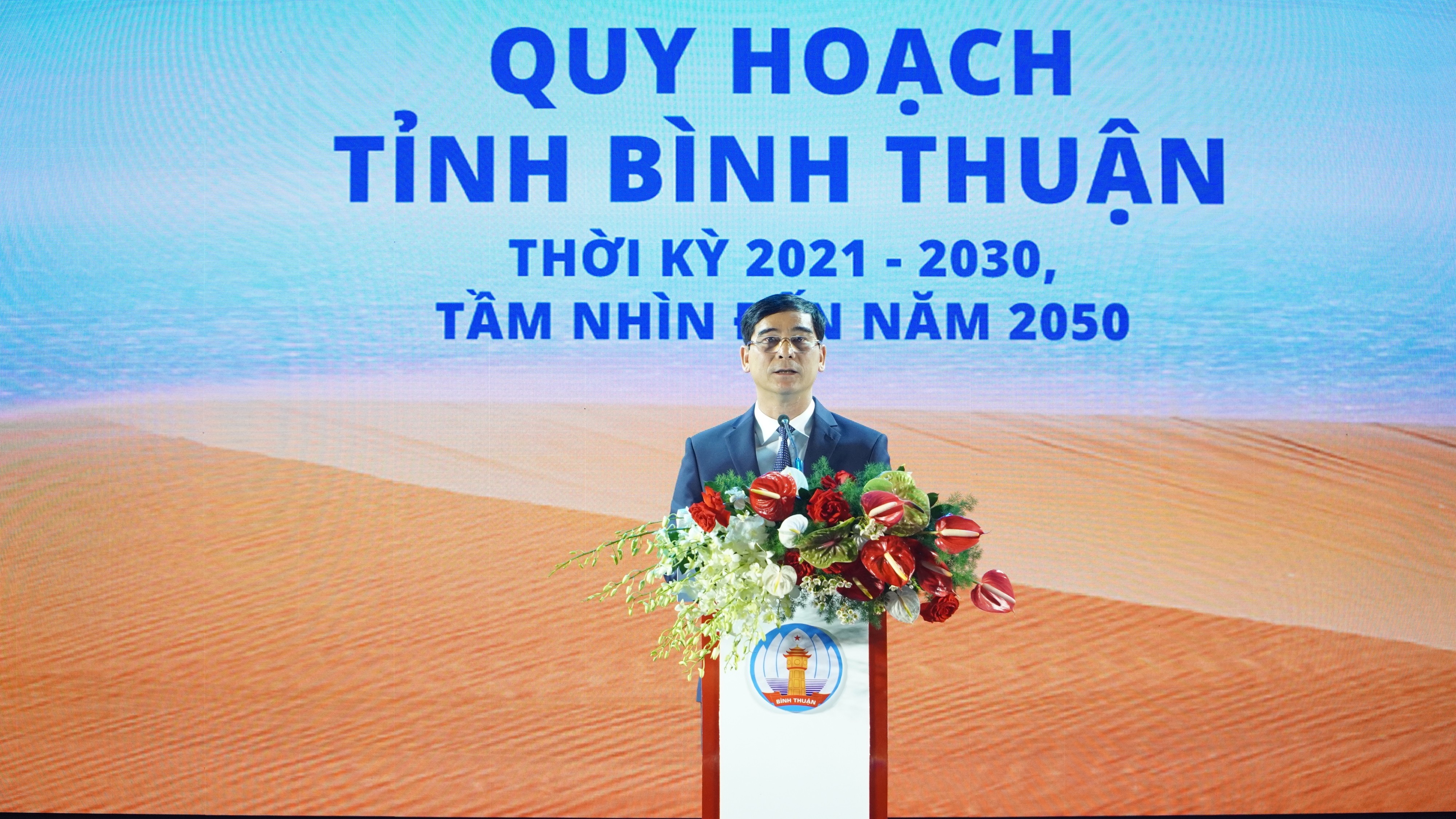 행사 - 쩐 홍 하 부총리가 빈투언성 계획 비전 2050 발표식에 참석했습니다(사진 6).