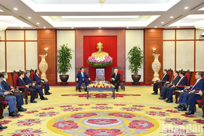 General Secretary Nguyen Phu Trong receives South Korean President Yoon Suk Yeol photo 1