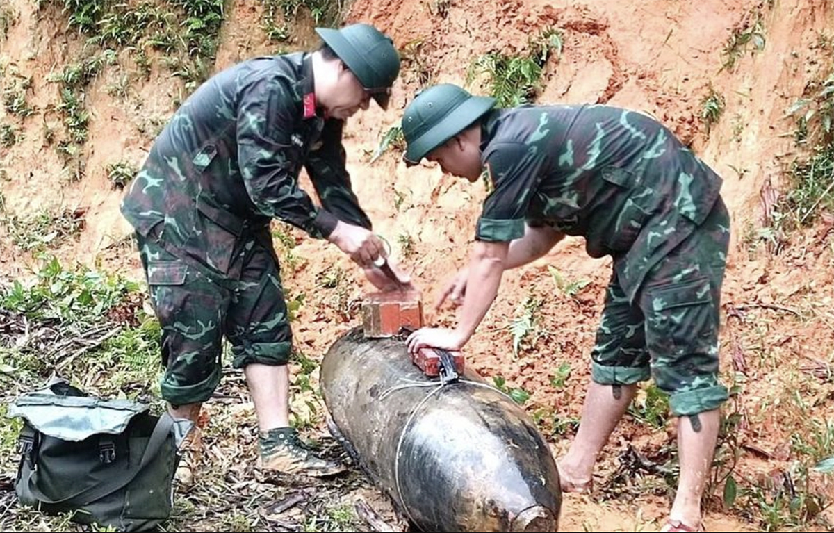 洪水後、重さ約350kgの爆弾が発見される