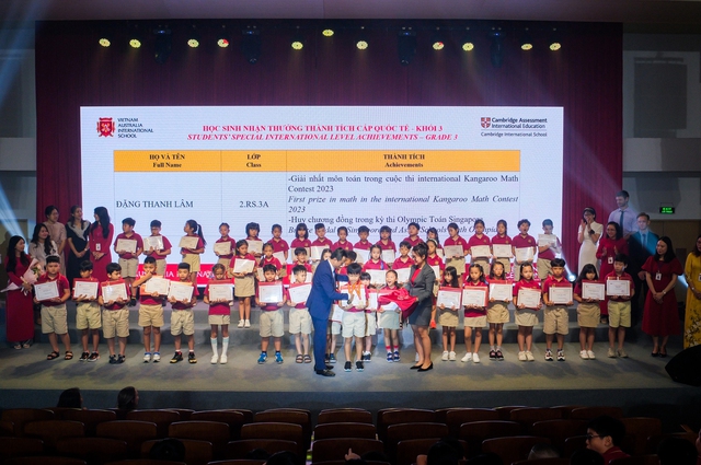Năm 2022-2023, học sinh VAS đoạt 1.256 giải thưởng từ cấp quận đến cấp quốc tế, cao hơn gần 3 lần năm trước.