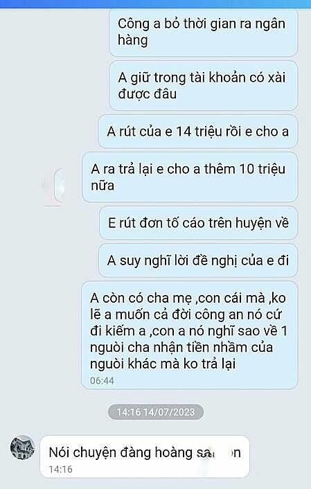 Tin nhắn giữa anh Hùng và người nhận khoản tiền chuyển nhầm. Ảnh: Nguyễn Hùng