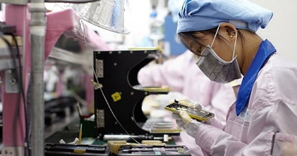 Foxconn tăng tiền thưởng 'lôi kéo' công nhân sản xuất iPhone 15