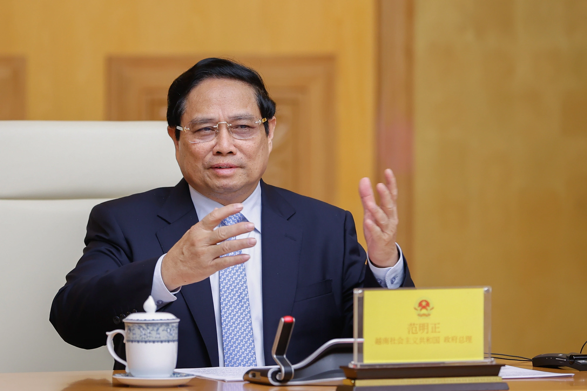 Prime Minister proposes Chinese corporations to invest in Tu Lien and Ngoc Hoi bridges and urban railways