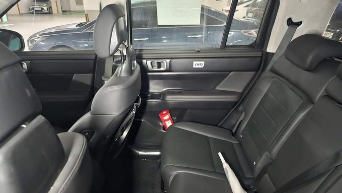 Cận cảnh nội thất Hyundai Santa Fe 2024 ngoài đời thực - 7