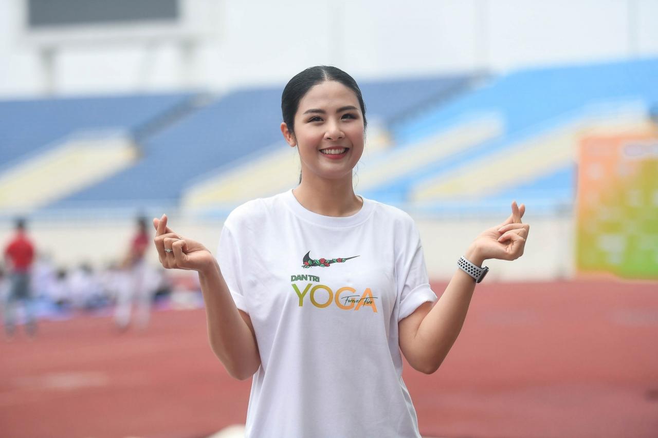 Dàn hoa hậu, á hậu khoe dáng xinh tươi tại Ngày hội yoga Dân trí - 5