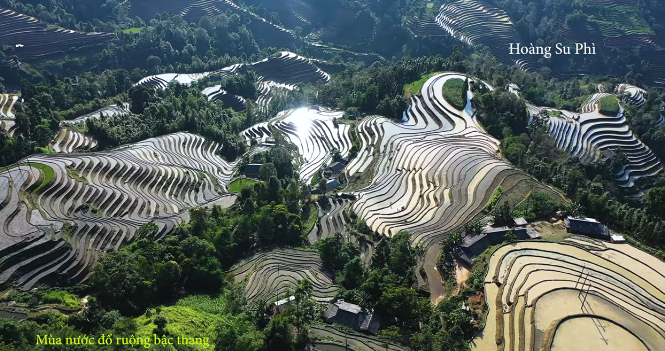 Escena pintoresca de la temporada de inundaciones en Ha Giang