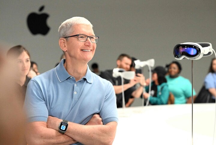 No es de extrañar que el CEO de Apple, Tim Cook, siempre use los relojes de la compañía. (Foto: Getty)