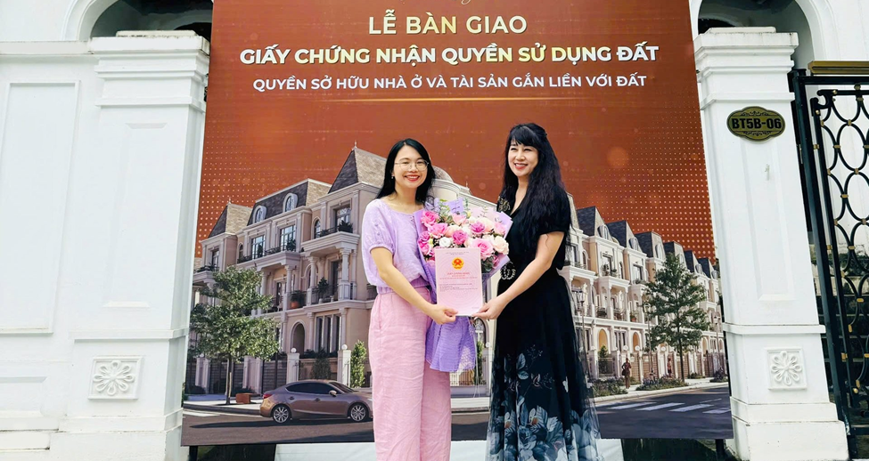 Kita Group liên tục bàn giao sổ đỏ tới tay khách hàng