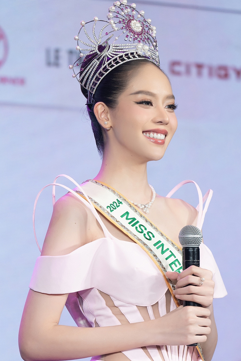 DESPIDE A LA REINA DE BELLEZA THANH THUY (19).jpg