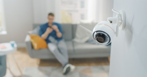 What should you pay attention to when buying a security camera to have peace of mind during spring travel?