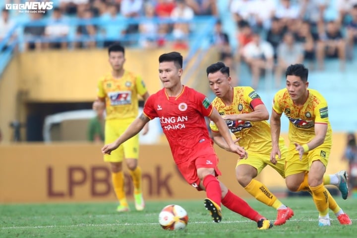 Quang Hai revient en V-League.