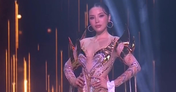 The charming Miss Ky Duyen is still "inferior" to her competitors.