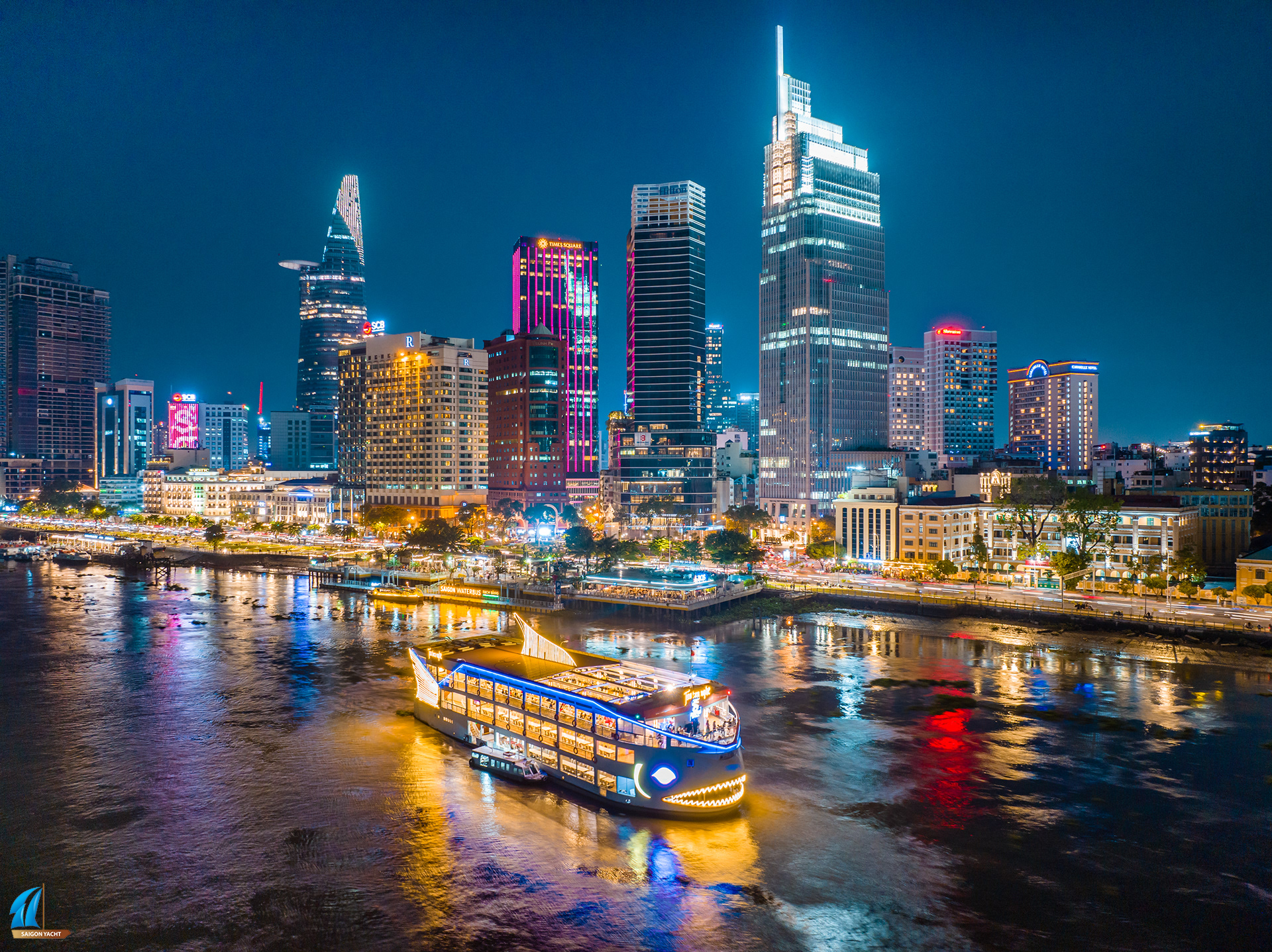 Lebhafte Innenstadttouren, Flusstouren zur Besichtigung von Ho-Chi-Minh-Stadt anlässlich des Feiertags am 2. September