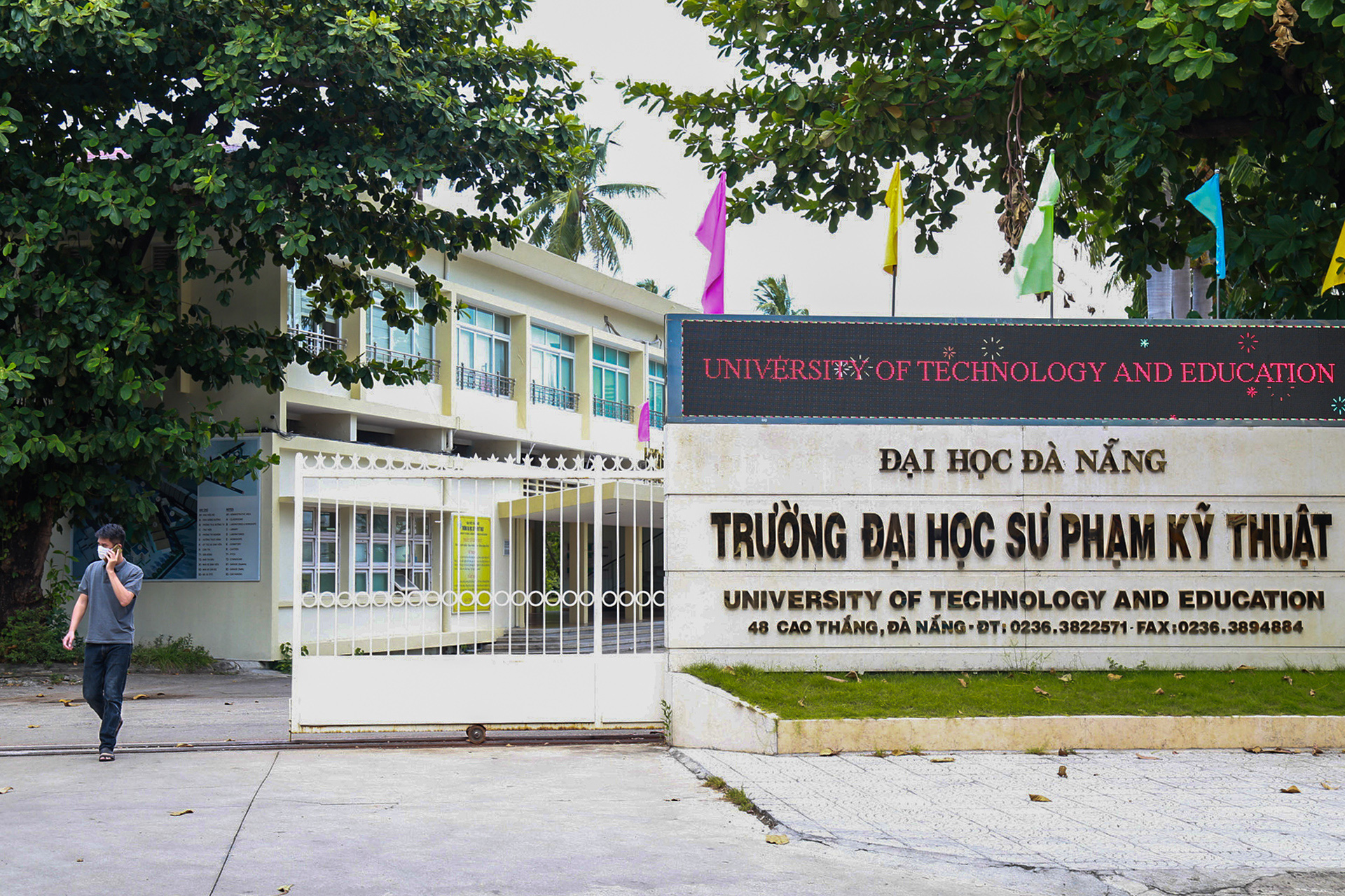 Đại học Đà Nẵng lên tiếng vụ giảng viên dùng bản in thử suốt 5 năm vì 'tưởng sách thật' - Ảnh 2.