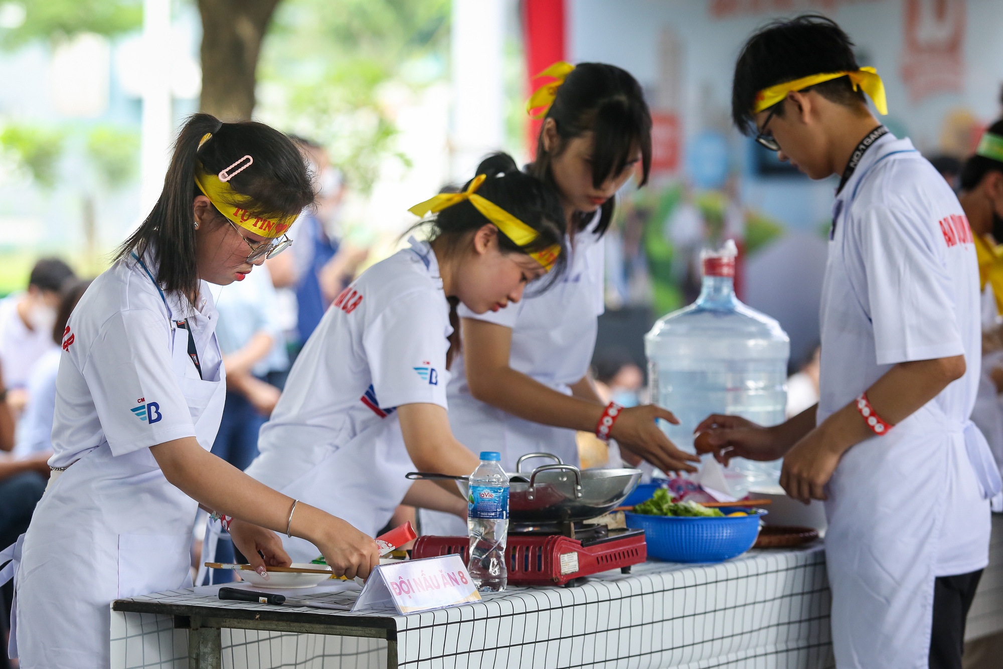 Hàng ngàn sinh viên tranh tài… nấu mì - Ảnh 17.