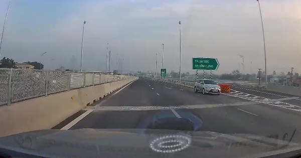 Clip of car driving in the wrong direction on My Thuan highway reappears