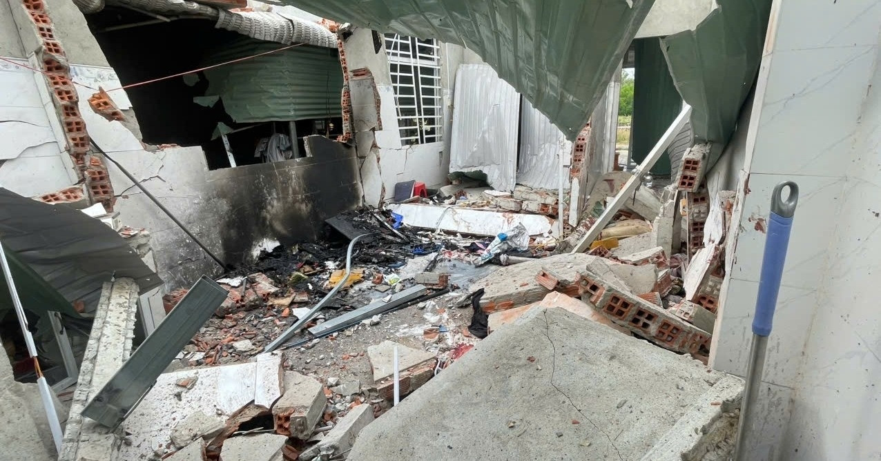 Big explosion in house in Tay Ninh, 6 teenagers seriously injured