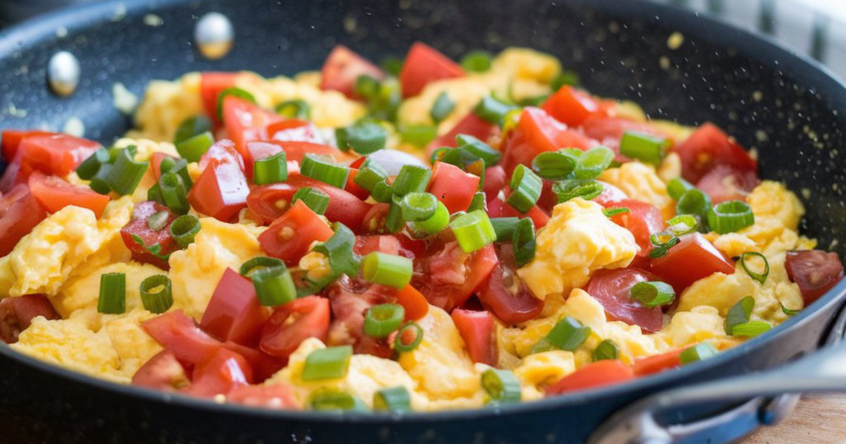 Les œufs au plat à la tomate présentent de nombreux bienfaits pour la santé, quel est le meilleur moment pour les manger ?