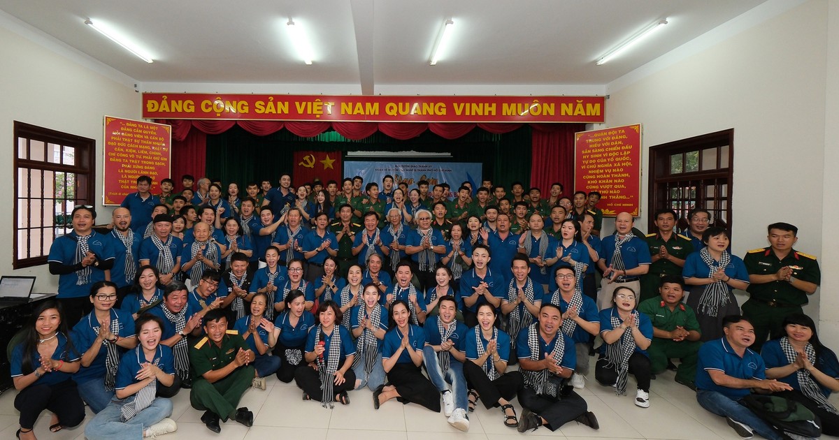 Ho Chi Minh City artists exchange and perform art in Con Dao