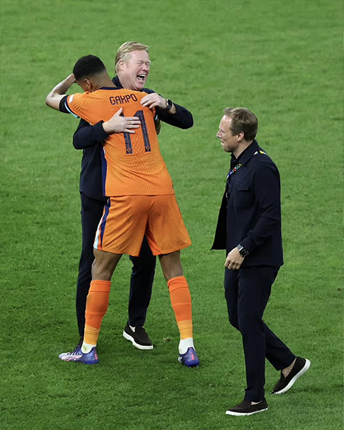 Ronald Koeman happy after the Netherlands team beat Türkiye. Photo: Dutch Football Federation