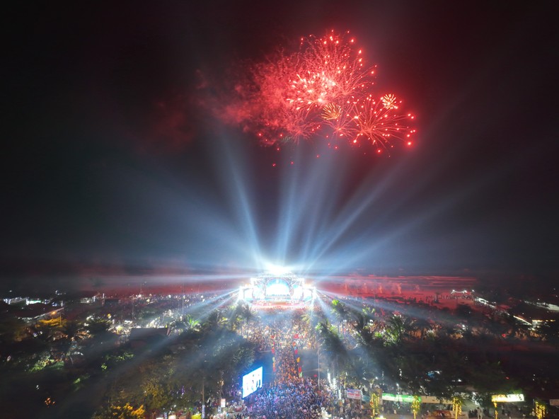 Opening of Ha Tinh beach tourism season 2023 photo 1