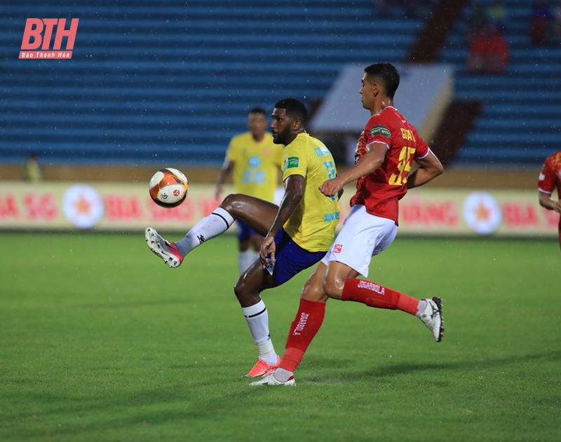 Dong A Thanh Hoa shares points with home team Nam Dinh Green Steel