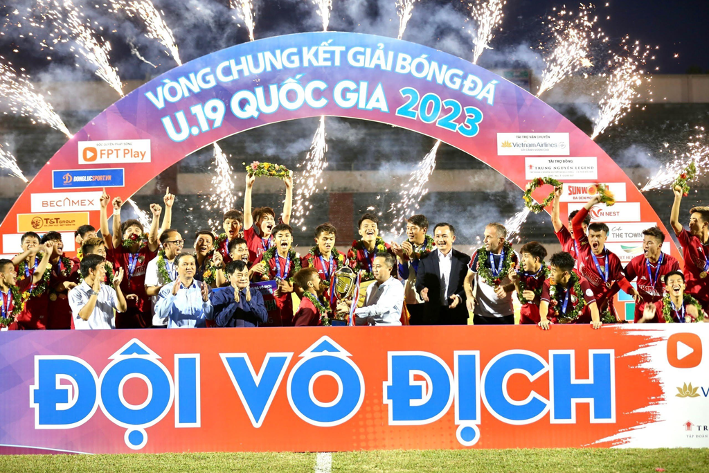 Thanh Hóa thâu tóm các danh hiệu giải U.19 quốc gia 2023 - Ảnh 1.
