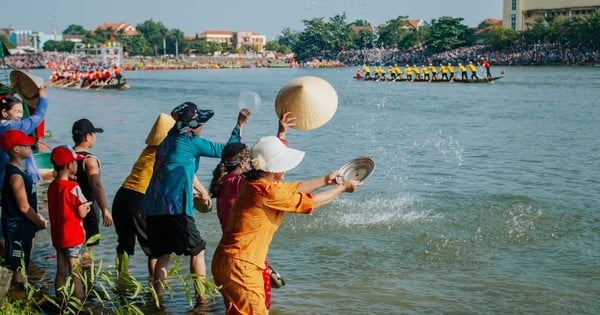 Náo nhiệt lễ hội đua thuyền ở nơi 'đón Tết Độc lập lớn nhất nước'