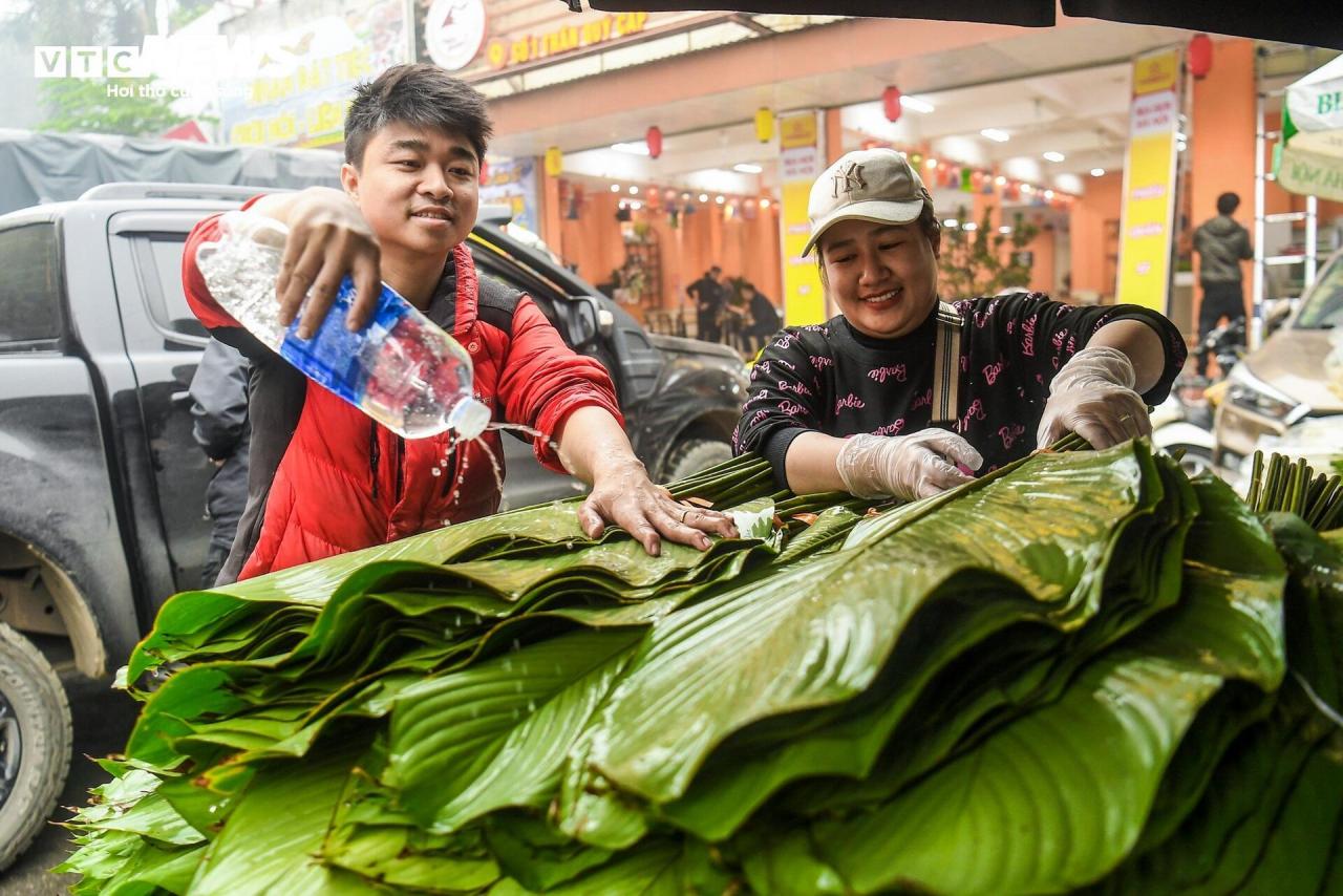 ตลาดใบดงที่เก่าแก่ที่สุดของฮานอยคึกคักในวันที่ Tet - 8 วัน