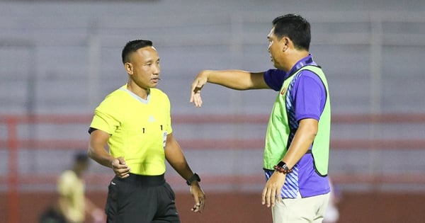 U.19 Vietnam coach criticizes referee's mistake, author of masterpiece speaks out