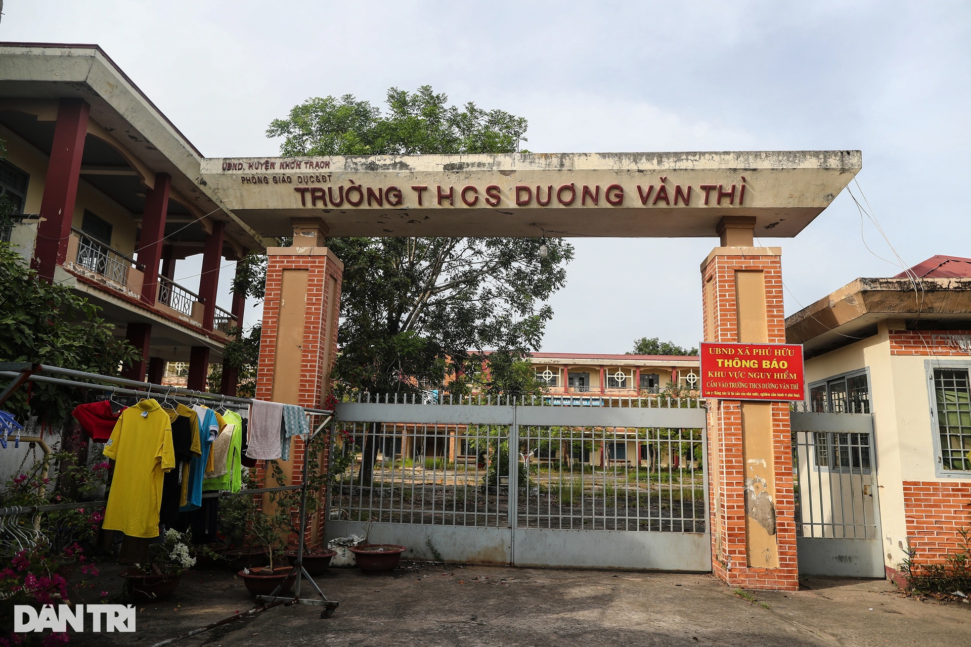Trường học xây mới hơn 13 tỷ đồng hoạt động vài năm rồi bỏ hoang ở Đồng Nai - 2