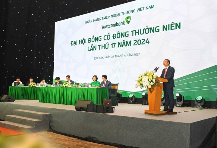 M. Do Viet Hung - Membre du Conseil d'Administration en charge du Conseil d'Administration, a prononcé le discours d'ouverture du Congrès et a présenté le rapport du Conseil d'Administration sur les activités en 2023 et l'orientation pour 2024.