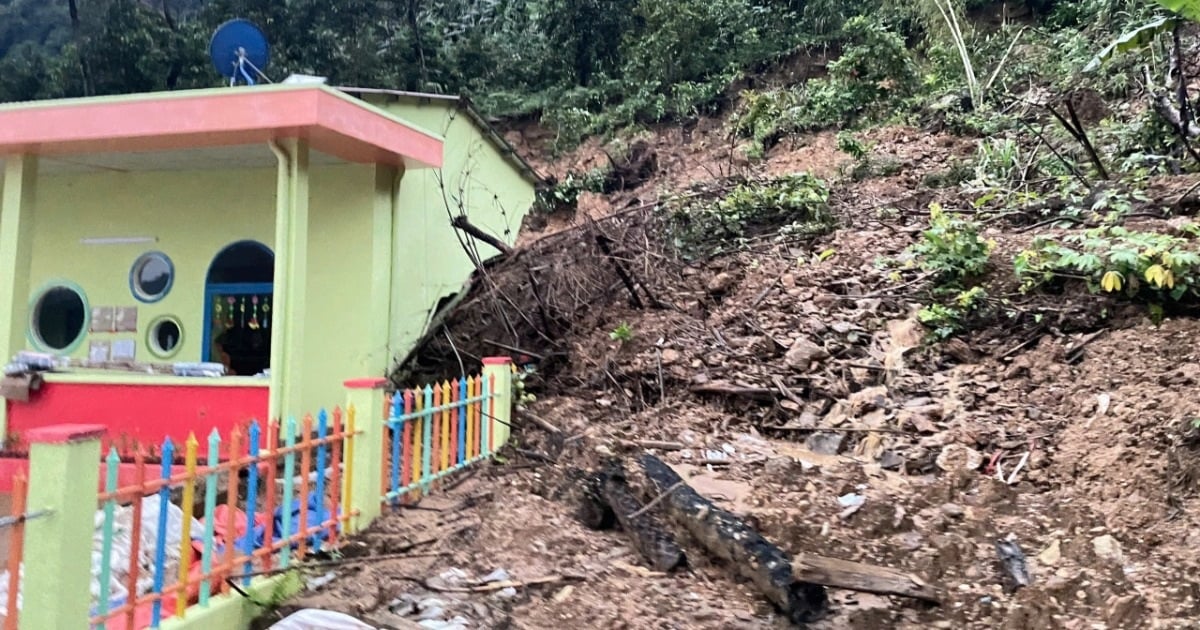 Un glissement de terrain effondre le mur d'une école nouvellement construite à Quang Nam